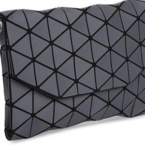NWT 22 Geometric Gray Clutch💥